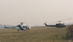 16/04/2008: Recrudecieron los incendios en la isla y la ciudad fue invadida por el humo.  Dos de los helic�pteros que participan del combate del siniestro.    Ya se quemaron 66. 000 hect�reas. Ayer se debi� cortar el puente Z�rate Brazo Largo y las rutas 12, 14 y 9 
