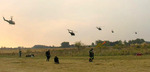 22/04/2008: El fuego recobr� fuerza en Entre R�os, aunque est� controlada la mayor�a de los focos del incendio.  Hay varios helic�pteros trabajando en el traslado de los bomberos.      Una cuadrilla de bomberos de Campana trabajo intensamente el domingo en el combate de uno de los focos 