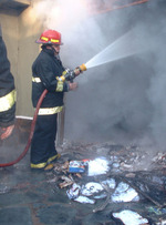 30/05/2008: Incendio destruy� parte de una vivienda en la calle Vicente L�pez.  Los bomberos tuvieron una ardua tarea para controlar el siniestro. 