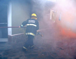 30/05/2008: Incendio destruy� parte de una vivienda en la calle Vicente L�pez.  Una densa columna de humo sali� durante largo rato del interior de la casa. 