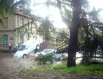 14/11/2009: En la zona de la Escuela T�cnica hubo graves da�os, varios autos fueron arrastrados por el agua. 