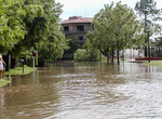 14/11/2009: Calles anegadas en distintos sectores de la ciudad dej� el fuerte temporal. 